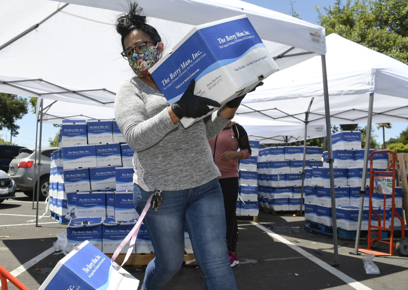 052120 River of Giving 08.jpg